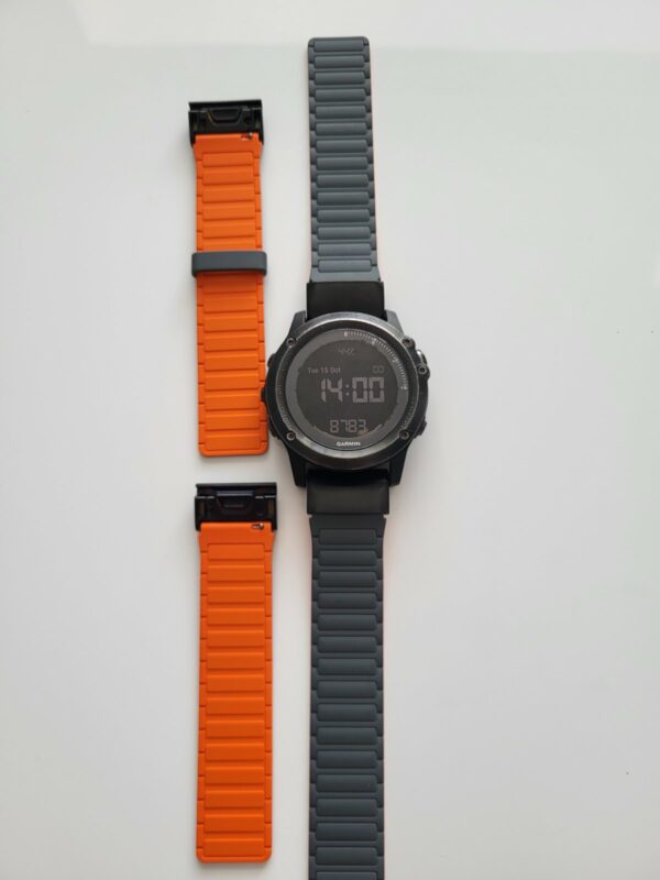 Силиконова магнитна каишка за Garmin 26 mm сиво/оранжева - Image 3